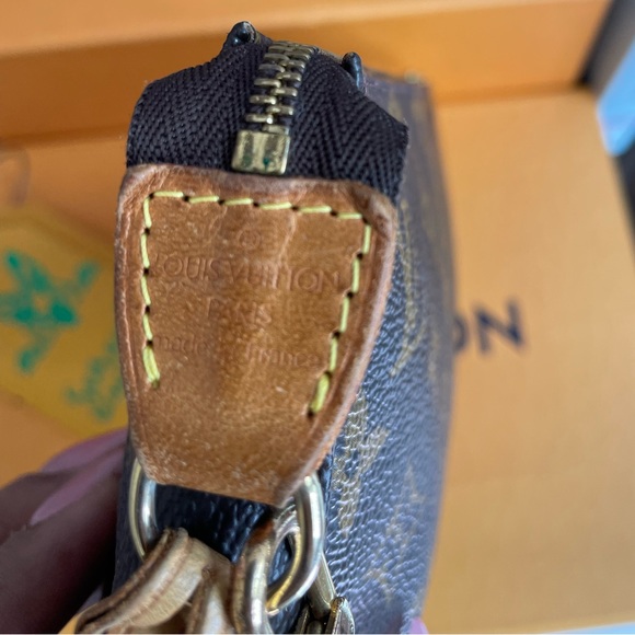 🔥SOLD🔥Authentic Louis Vuitton Pochette Accessories - Picture 3 of 16